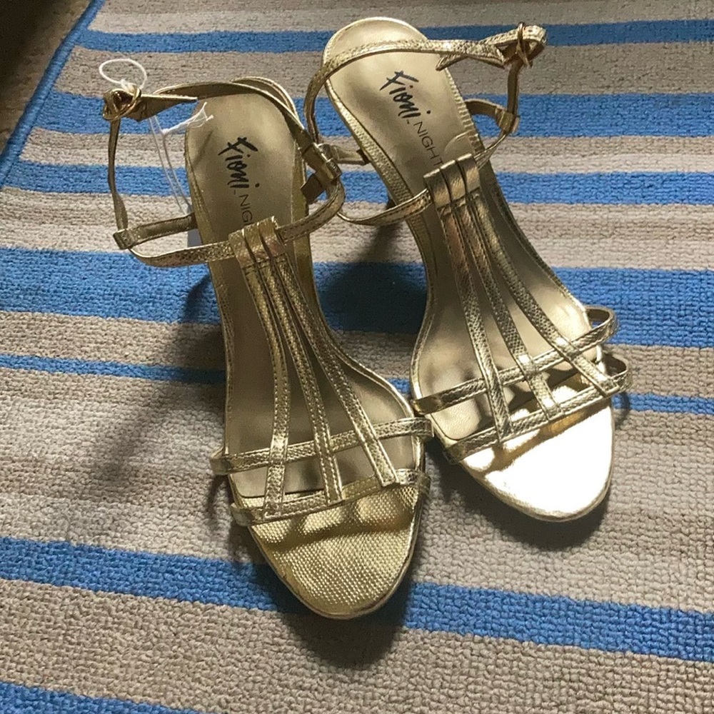 Fioni Night - Dress Sandals Size 6.5. Never worn. Excellent condition. 2.5” heel